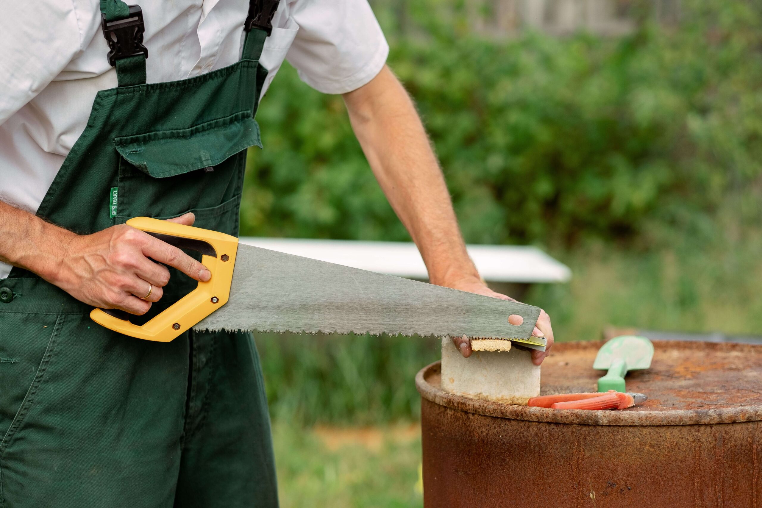 Safely Operate Your Pole Saw